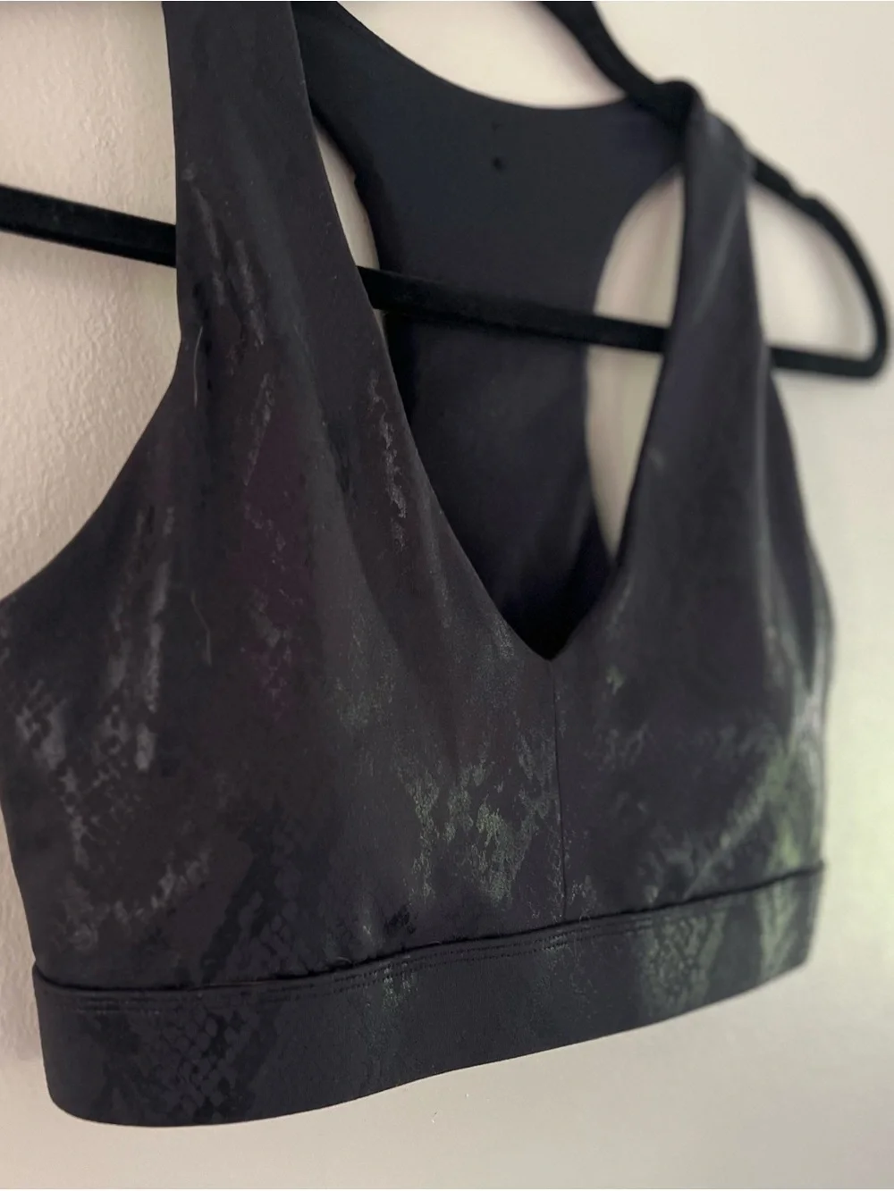 Fabletics Black Snakeskin Sports Bra Athleisure for Gym, Running and Workouts